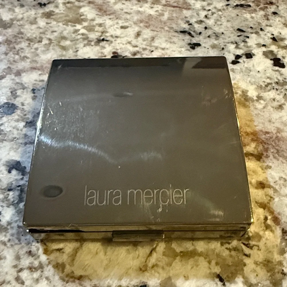 LAURA MERCIER J'ADORE LE SOLEIL MATTE VEIL CREME BRONZER